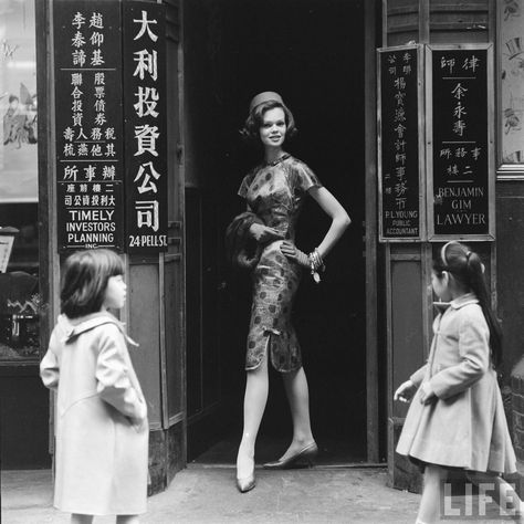 1950s Hong Kong. Hong Kong Fashion, Old Shanghai, Black White, Cheongsam, Life Magazine, 1960s Fashion, Vintage Photographs, Vintage Beauty, Girl Tattoos