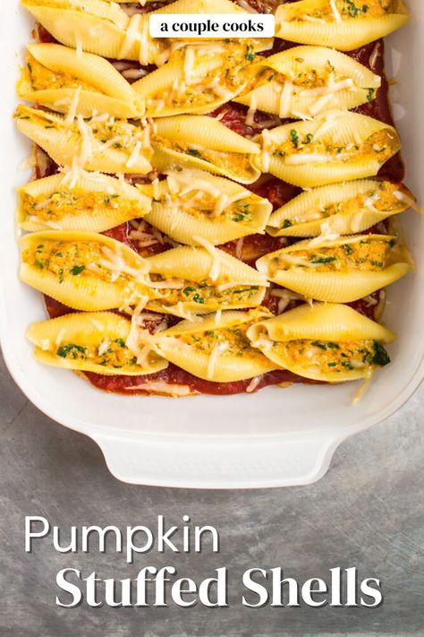 Easy Fall Vegetarian Recipes, Pumpkin Main Dish Recipes, Pumpkin Puree Recipes Dinner, Halloween Recipes Dinner Main Dishes, Healthy Pumpkin Recipes Dinner, Healthy Christmas Recipes Dinner, Fall Main Dish Recipes, Pumpkin Recipes For Dinner, Thanksgiving Vegetarian Recipes