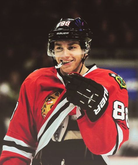 Pouty Face, Boys Hockey, Hockey Pictures, Hot Hockey Players, Chicago Blackhawks Hockey, Hockey Baby, Hockey Season, Jonathan Toews, Blackhawks Hockey