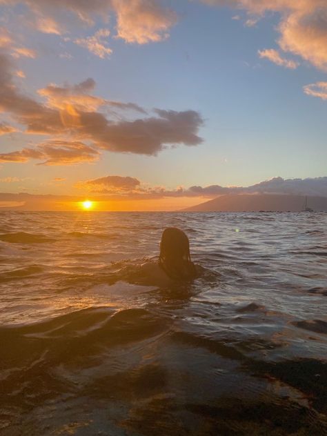 Swimming At Beach Aesthetic, Swimming In The Ocean Aesthetic, Swimming In Beach, Beach Swim Aesthetic, Swimming Beach Aesthetic, Swimming Aesthetic Ocean, Night Swim Aesthetic, Hawaii Swimming, Moana Aesthetic