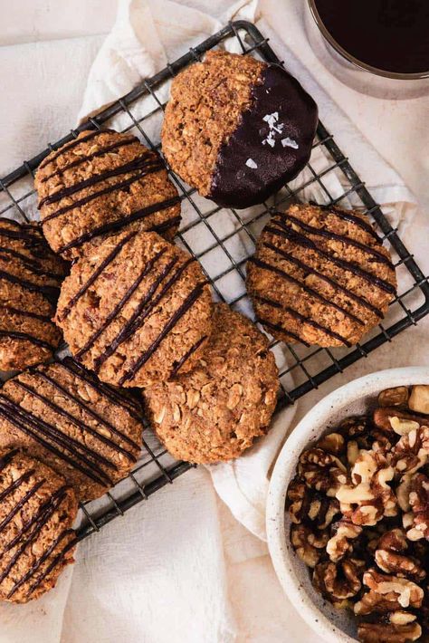 Start your day with our High Fiber Breakfast Cookies, designed to support digestive health with every bite. These gluten-free and dairy-free delights are made with almond flour, rolled oats, walnuts, and apricots, all sweetened naturally with California prune puree. A hint of almond butter, maple syrup, and coffee adds a comforting flavor to these nutritious cookies, making them a perfect choice for a healthy start. Fiber Cookies, Prune Puree, Fiber Breakfast, Fiber Recipes, High Fiber Breakfast, Overnight Recipes, Homemade Snickers, Constipation Relief, Calorie Recipes