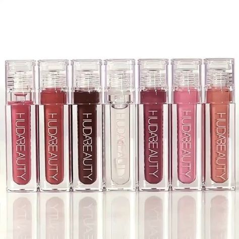 Huda Beauty Faux Filler Lip Gloss, Huda Beauty Lip Gloss, Best Drugstore Lip Gloss, Sephora Lip Gloss, Filler Lip, Huda Beauty Lip, Shine Lip Gloss, Lip Gloss Cosmetics, Makeup Bag Essentials