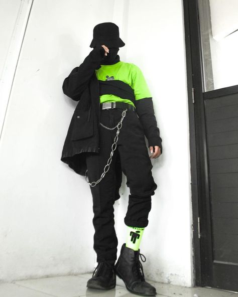 Green Punk Outfits Men, Green Grunge Outfit Men, Cyberpunk Outfit Male Neon, Neon Techwear, Green Techwear, Cyberpunk Outfit Men, Cyberpunk Fashion Male, Cyberpunk Outfit Male, E-boy Outfit