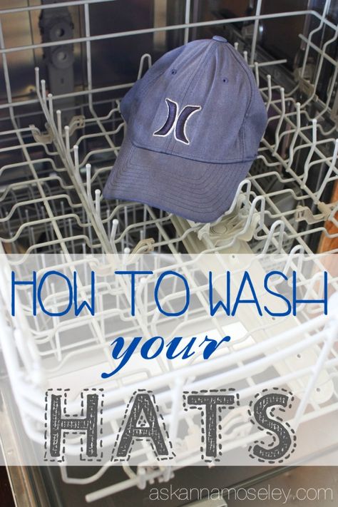 Wash a hat in the dishwasher top rack with vinegar. Pre treat stains with vinegar and baking soda & scrubbing with toothbrush. Hat Organization Ideas, Nyttige Tips, Wash Baseball Cap, How To Wash Hats, Hat Organization, Household Cleaning Tips, Hat Baseball, Cleaners Homemade, Laundry Hacks