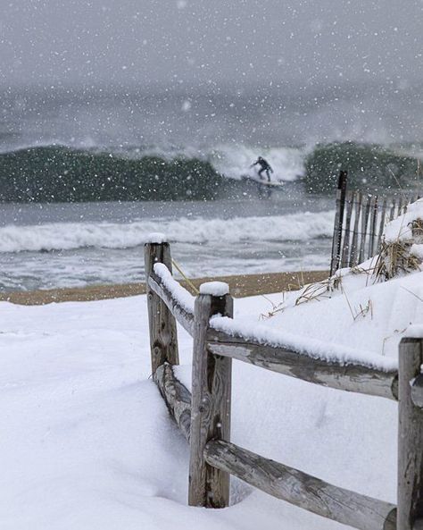 Winter ocean surfing Snow Surfing, Snow Pictures, Winter Beach, Point Pleasant, Surf Board, Surf Life, Winter Magic, Winter Beauty, Surfing Waves