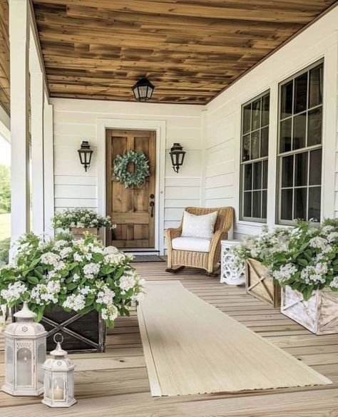 Spring Porch Decor, Gorgeous Doors, Decor Steals, Small Front Porches, Square Planters, Front Porch Decorating, Cottage Farmhouse, French Country Cottage, Country Cottage