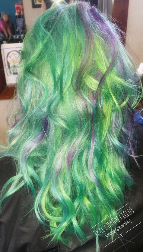 Vivid haircolor Platinum And Vivid Hair, Pink Purple And Green Hair, Lavender And Green Hair, Neon Green And Purple Hair, Green And Blue Hair Color, Hair Dye Ideas Curly Hair, Neon Green Highlights, Green Purple Hair, Green And Blue Hair