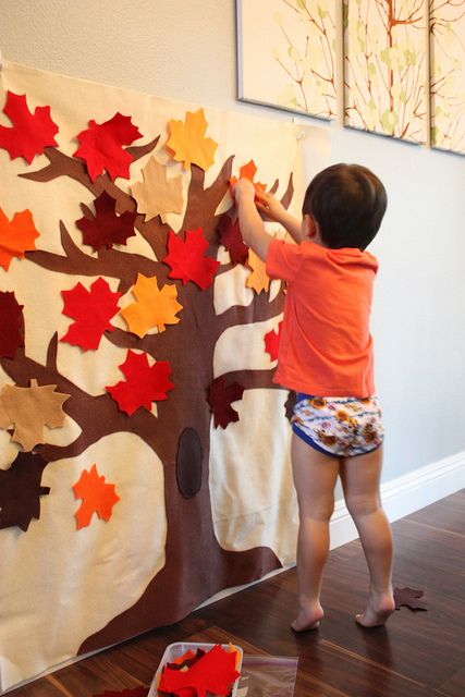 Autumn Preschool Decoration, Autumn Board Ideas, Autumn School Decoration, Fall Felt Board, Autumn Ideas For Kids, Felt Autumn, Preschool Room, Felt Boards, Thanksgiving Tree