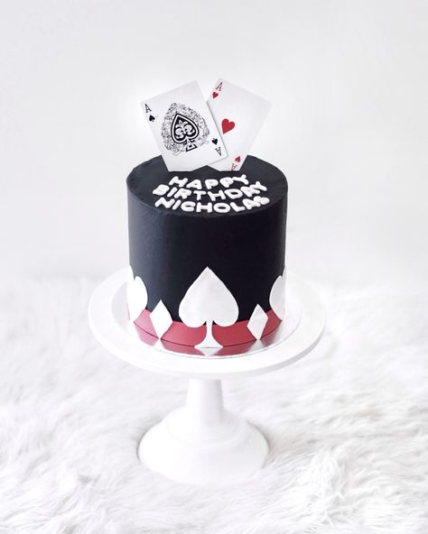 Blackjack Cake, Blackjack Party, Magician Cake, Magic Cakes, Poker Cake, Magic Cake, Blackjack, The Magicians, Cake Decorating