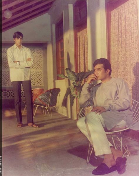 Anand Rajesh Khanna, Rajesh Khanna Aesthetic, Garima Core, Rajesh Khanna Wallpaper, Anand Movie, Bollywood Aesthetics, Irfan Khan, 1970s Movies, Film Event