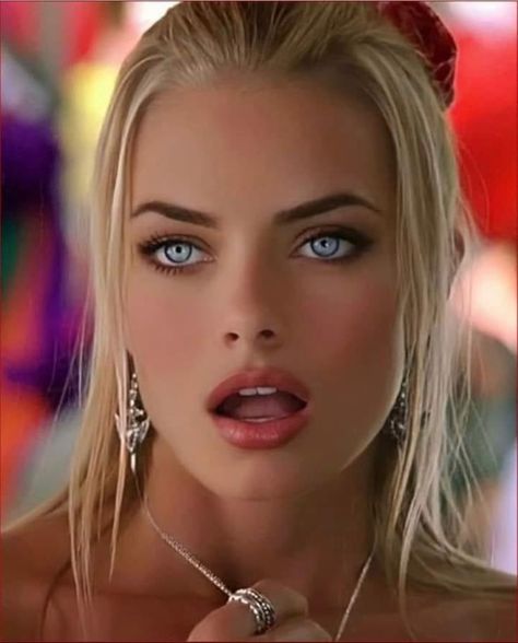 (26) Quora Jaime Pressly Margot Robbie, Jaime Pressly, Cher Photos, Rock N Roll Style, Gentlemen Prefer Blondes, Famous Women, Margot Robbie, Girls Makeup, Hottest Celebrities