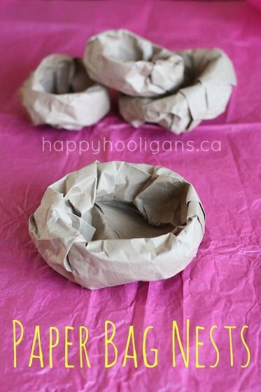 Paper Bag Nests - easy bird nest craft that kids can make from a paper bag.  Great for school projects, bird units, easter chick crafts etc.  Sure way recycle a paper bag too! - Happy Hooligans Bird Nest Craft, Bird Craft, Happy Hooligans, Paper Bag Crafts, Diy Ostern, Bag Craft, Spring Preschool, Spring Birds, Bird Crafts