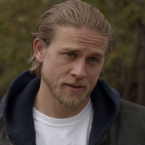 Jax Teller Haircut, Jackson Teller, Sons Of Anarchy Mc, Edgy Haircuts, Jax Teller, Alternative Movie Posters, Charlie Hunnam, Sons Of Anarchy, Medium Hair Cuts