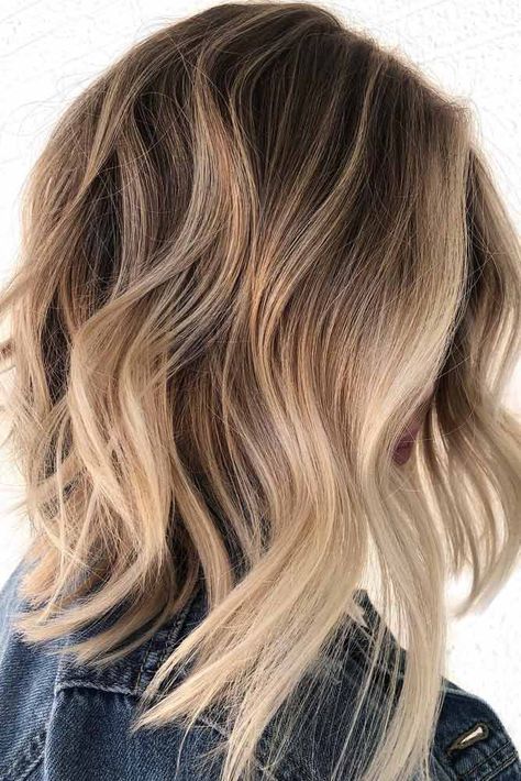 Long Wavy Inverted Bob, Blonde Inverted Bob Medium, Long Inverted Bob Haircuts, Inverted Bob Long, Bob Bayalage, Long Angled Bob With Layers, Long Inverted Bob With Layers, Medium Length Inverted Bob, Long Angled Bob Haircuts