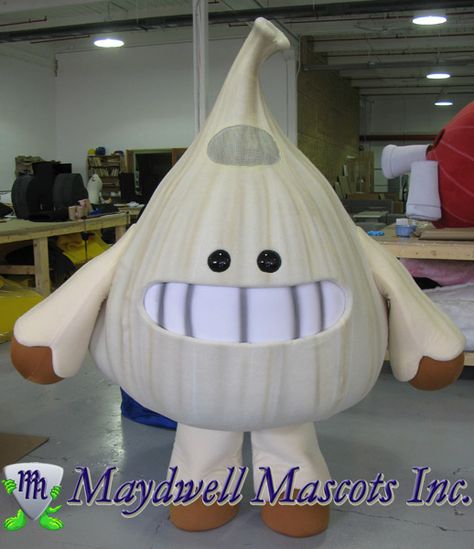 Wrigley Garlic Mascot Garlic Costume, Food Waste Campaign, Cosplay Props, Food Waste, Mascot Costumes, Dracula, Costume Ideas, Puppets, Halloween Costume