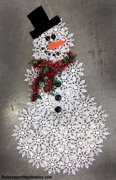 Dollar Store Snowflake Snowman Snowflake Snowman Craft, Dollar Store Wire Snowman, Diy Snow Decorations, Large Snowflake Decorations, Door Decoration Contest, Hanger Snowflakes, Button Snowman, Snowman Garland, Snowflake Shapes