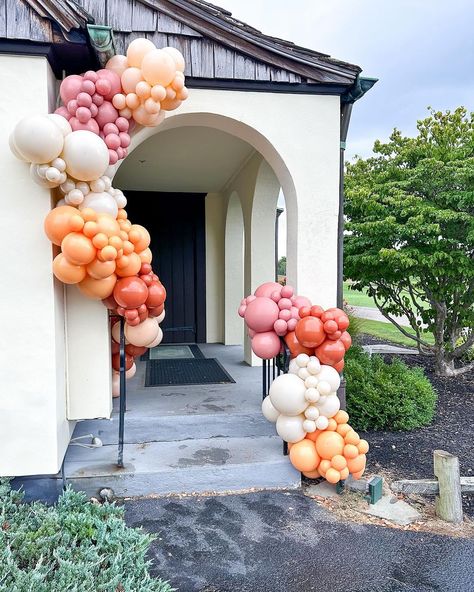 Little Finch Party | Balloons in Buffalo | Nothing like a beautiful fall entrance…I have been in love with these soft fall colors- and now that the weather is changing, why not turn... | Instagram Fall Orange, Yellow Balloons, Party Balloons, Orange Pink, Pink Yellow, And Now, Fall Colors, Buffalo, Entrance