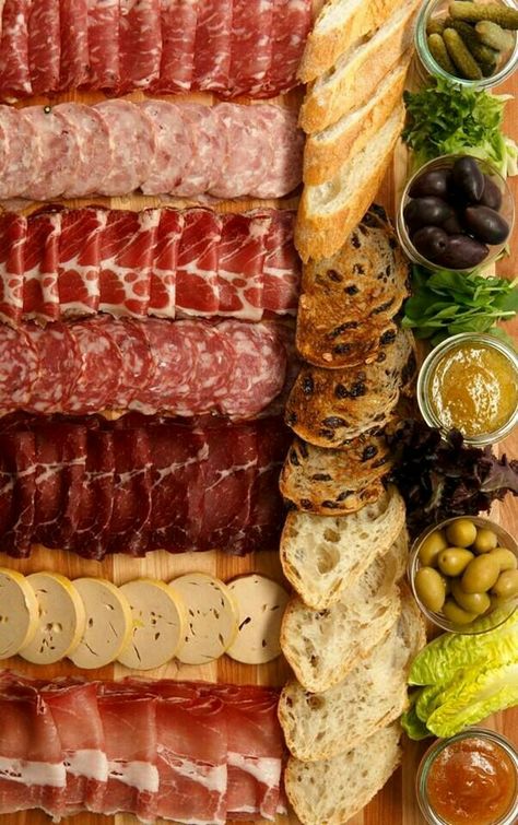 Platters Ideas, Mediterranean Appetizers, Charcuterie Board Meats, Party Food Buffet, Charcuterie Inspiration, Charcuterie Platter, Party Food Platters, Charcuterie And Cheese Board, Charcuterie Recipes