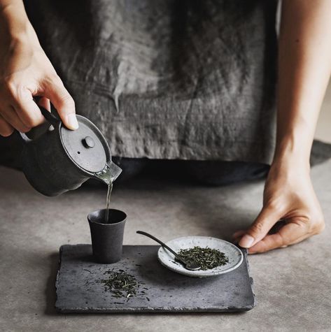 Tea Inspiration, Cuppa Tea, Tea Culture, Japanese Tea Ceremony, Tea Art, Chinese Tea, Best Tea, Japanese Pottery, Tea Rituals