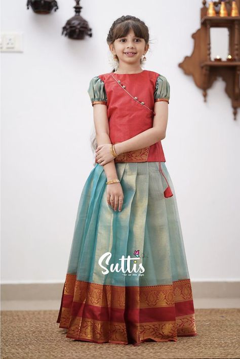 Pattu Frock Models For Women, Frock Models For Women, Pattu Pavada, Pavadai Sattai, Frock Models, Pattu Pavadai, Frocks Design, Long Frock, Kids Lehenga