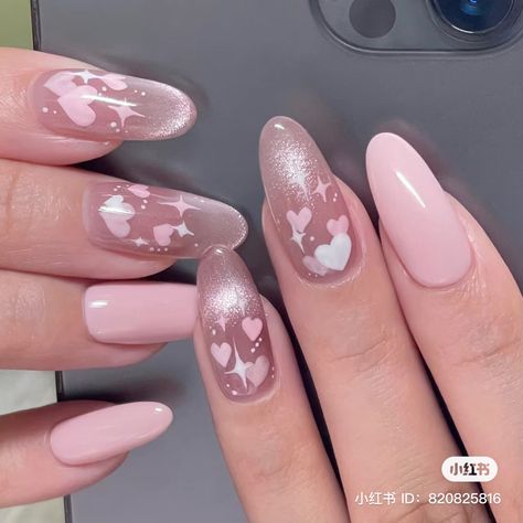 Chinese Nails Pink, Kpop Gel Nails, Pink Douyin Nails, Douyin Nails Almond, Kpop Inspired Nails, Pink Heart Nails, Cute Almond Nails, Almond Nails Pink, Kpop Nails