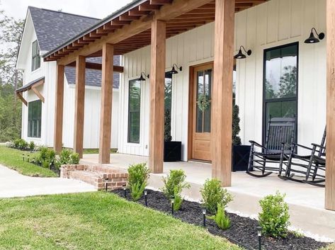 Side Entry Garage Landscaping, Modern Farmhouse Front Landscaping, Front Porch Column Ideas, Raised Porch, Minimalist Front Porch, Mountain Cabin Exterior, Columns Ideas, House With Front Porch, Front Porch Pergola