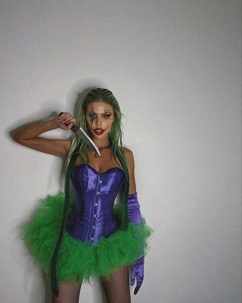 Rave Halloween Costumes Festivals, Halloween Basic Costumes, Escape Costumes Rave, Halloween Rave Outfits Costume Ideas, Escape Outfits Rave, Escape Halloween Rave Outfit, Basic Halloween Costume, Disfarces Halloween, Halloween Rave Outfits