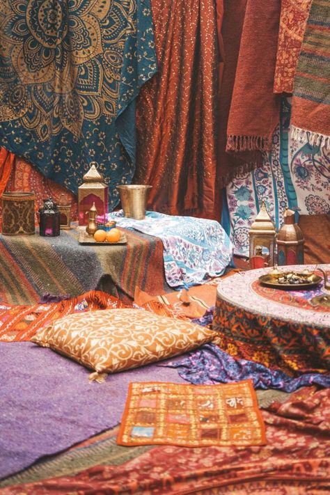 Moroccan Photoshoot, A Thousand And One Nights, Moroccan Tent, Arabian Tent, Mobil Design, Arabian Decor, Thousand And One Nights, Moroccan Interior Design, Moroccan Aesthetic