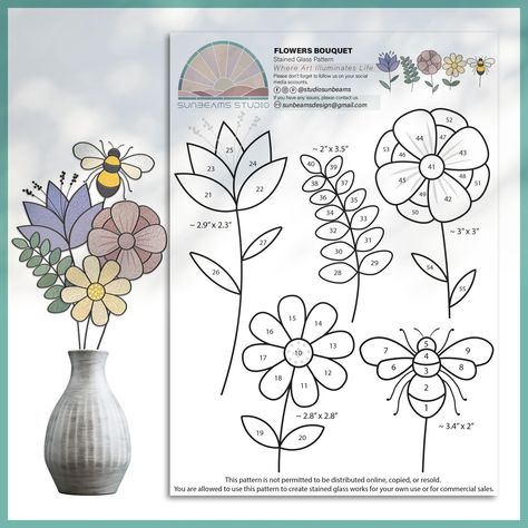 Easy Stained Glass Projects, Modern Stained Glass Art, Stain Glass Patterns, Suncatcher Diy, Diy Staining, Stained Glass Patterns Free, Stained Glass Pattern, Stained Glass Butterfly, Stained Glass Flowers