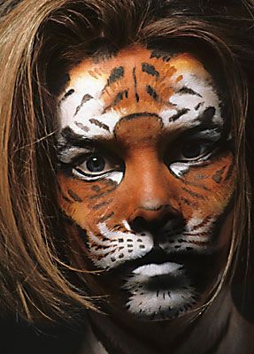 Grimas | Tiger Tiger Makeup, Face Painting Halloween, Cat Makeup, Beauty School, Fantasy Makeup, Cat Costumes, Cat Playing, Special Effects, Makeup Kit