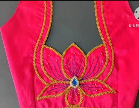 Simple Maggam Work Blouse, ब्लाउज बैक नेक डिजाइन, Simple Maggam Work, Blouse Designes, Latest Blouse Neck Designs, Fashionable Saree, Lace Blouse Design, Patch Work Blouse Designs, Glass Heels