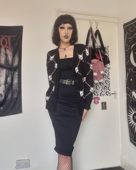 Don't be so gloomy Bone to pick cardigan by KILLSTAR #gifted #wearekillstar ____________ For reach Killstar, alt, alternative, alt girl, alternative girl, goth, goth girl, fashion inspo. Goth Cardigan Outfit, Goth Cardigan, Goth Girl Fashion, Alternative Girl, Goth Girl, Alt Girl, Cardigan Outfits, Alternative Girls, Fit Check