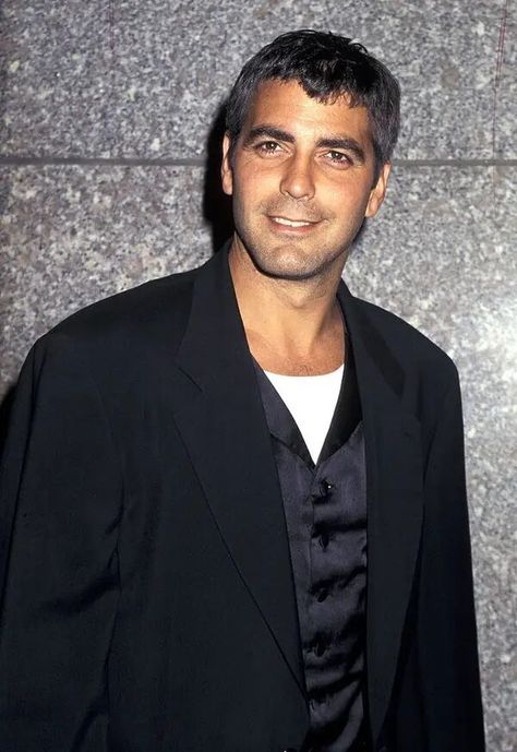 George Clooney in the '90s George Clooney 90s, Cowboy Carter, Danny Ocean, Best Beard Styles, George Clooney, Beard Styles, Brad Pitt, 90s Fashion, Vision Board