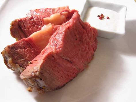 Prime Rib In Oven, Rib Roast Oven, Prime Rib Roast Oven, Reheating Prime Rib, Prime Rib Marinade, Grilled Prime Rib, Roast Oven, Cooking Prime Rib Roast, Smoked Prime Rib Roast