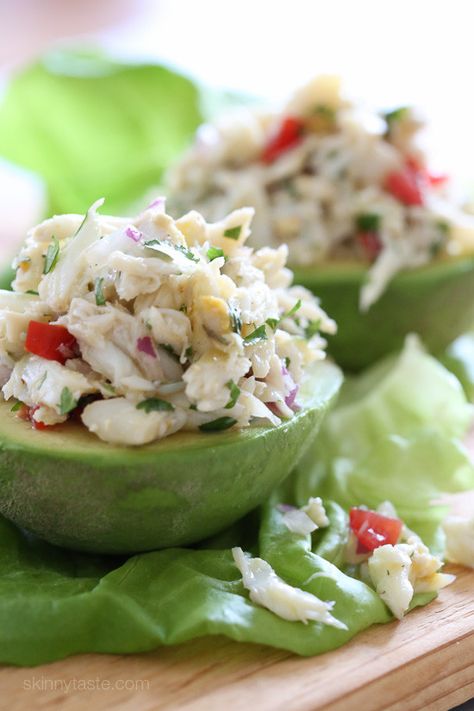 This light crab salad is made with lime juice, olive oil, cilantro and red onion, then stuffed into an avocado. It's light, refreshing and perfect for the summer as a lunch or salad if your having guests and you want to impress! You can easily double or triple this recipe, make the salad ahead and assemble just before serving.     This recipe is an oldie from the archives I've been in the mood for all week. Here in Long Island, I'm lucky to have access to fresh crab in my neighborhood seaf... Lump Crab Salad, Crab Stuffed Avocado, Avocado Dessert, Lump Crab, Crab Salad, Crab Recipes, Avocado Recipes, Unique Recipes, Chicken Salad