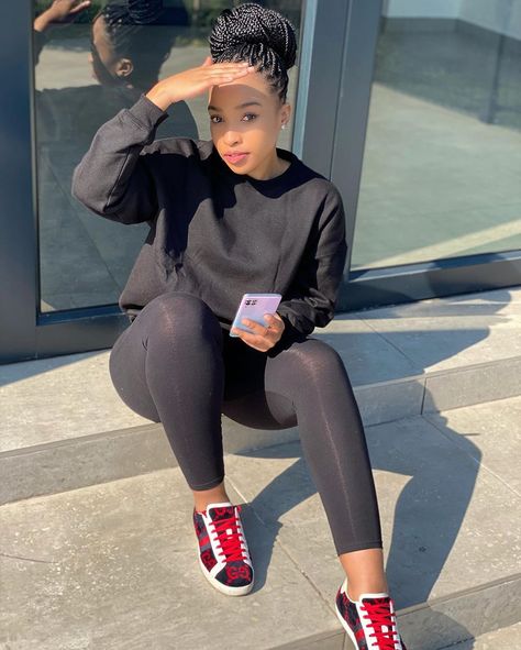 Cindy Thando, Cindy Mahlangu, Ghana Style, Celebrities Outfits, Sitting Pretty, Casual Stylish, Casual Chic Outfit, African Beauty, Celebrity Outfits