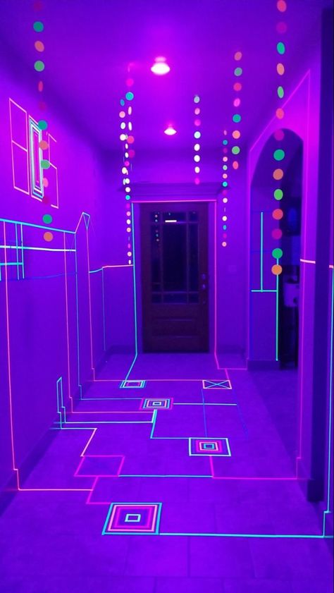 Uv Room Black Lights, Glow Tape Designs, Neon Light Party Decoration, Outdoor Rave Party, Neon Tape Designs, Neon Party Room, Neon Glow Party Ideas Decoration, Glow Party Decorations Black Lights, Black Light Neon Party