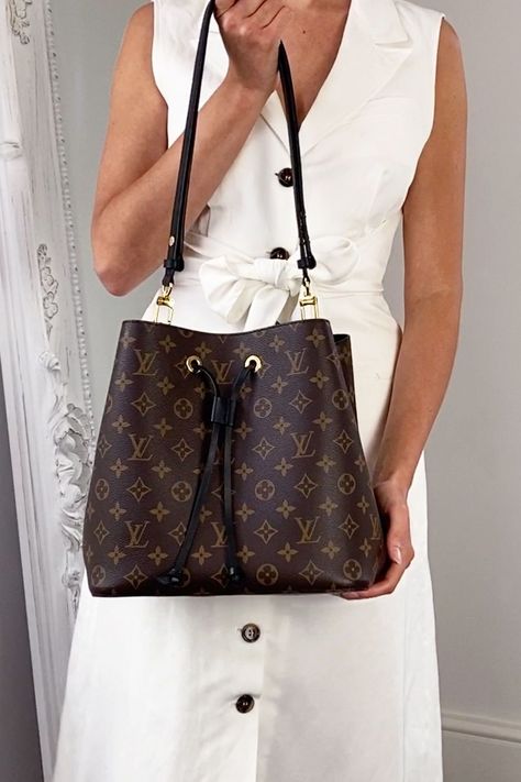 Lv Small Bags Louis Vuitton, Louis Vuitton Neonoe Black, Lui Vuitton Bags, Lv Neonoe Outfit, Louis Vuitton Neonoe Outfit, Neo Noe Louis Vuitton Outfit, Neonoe Louis Vuitton Outfit, Lv Neonoe Bag, Neonoe Louis Vuitton