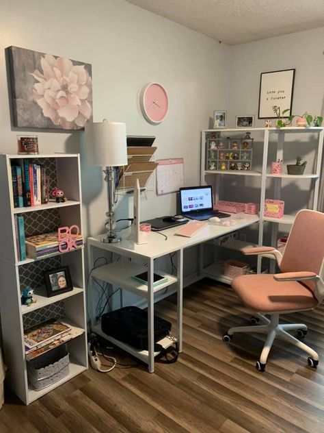 Home Office Woman Aesthetic, Colorful Home Office Ideas, Crystal Office, Pink Home Office, Business Room, Boho House Decor, Chic Office Decor, Office Vibes, Office Idea