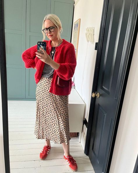 Alexandra Stedman, Alex Stedman, Spring Summer Capsule Wardrobe, Sleeve Shrug, Red Trainers, Fall Fashion 2016, Stylish Work Attire, Mama Style, Lovely Clothes