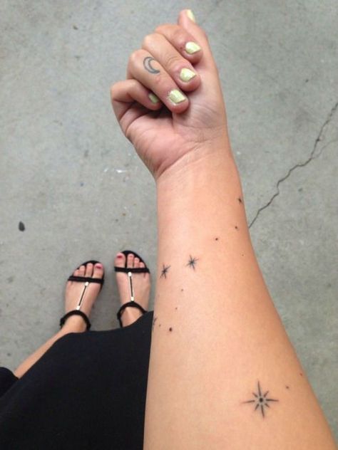 Simple Wrist Tattoos, Star Tattoo Designs, Cat Tattoos, Inspiration Tattoos, Star Tattoo, Tiny Tattoo, Wrist Tattoos For Women, Constellation Tattoos, Dainty Tattoos