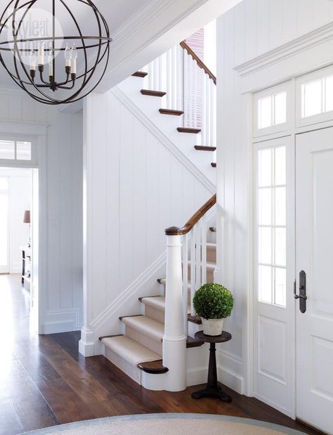 love the windows, planked walls, staircase and floors Foyer Lighting Fixtures, Entry Stairs, Staircase Remodel, Villa Plan, Stair Case, Foyer Lighting, Hus Inspiration, Style At Home, Home Fashion