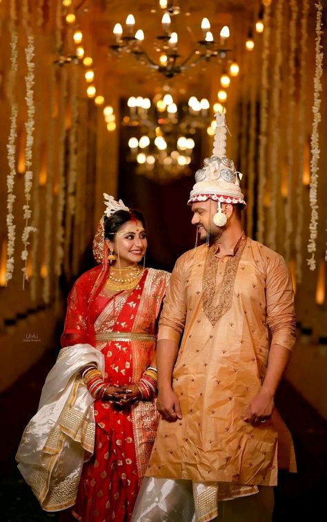 Bengali Couple Reception Look, Bengali Reception Couple Poses, Bengali Marriage Photography, Bengali Groom Outfit, Bengali Groom Outfit Wedding, Bengali Wedding Couple Poses, Bengali Wedding Couple, Bengali Bride And Groom, Bengali Wedding Reception