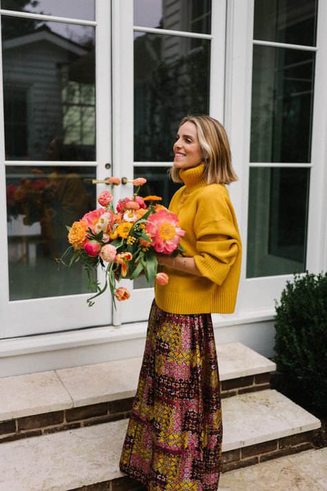 Julia Berolzheimer Fashion, Julia Berolzheimer 2023, Julia Berolzheimer Outfits, Mom Style Winter, Aesthetic Attire, Personal Color Palette, Tulle Headband, Bright Outfit, Blue Autumn