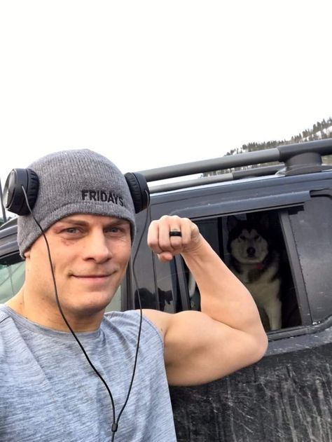 Cody Rhodes Pfp, Cody Rhodes And Wife, Cody Rhodes American Nightmare Wallpaper, Cody Rhodes Family, Cody Rhodes Selfie, Life In Usa, American Nightmare, Wwe Funny, Cody Rhodes Wrestlemania 40