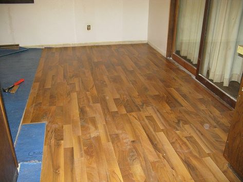 Sealing Laminate Flooring, Laminate Flooring Bathroom, Laminate Flooring Diy, Sealing Wood, Wood Vinyl Flooring, Grey Vinyl Flooring, Karndean Flooring, Pergo Laminate, Vinyl Wood Flooring