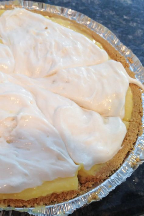 Healthy Banana Cream Pie Recipe, Protein Pie Recipe, Healthy Pie Recipe, Healthy Banana Cream Pie, Quest Protein Powder Recipes, Protein Pie, Banana Creme Pie, Desert Board, Healthy Pie