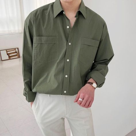 Green Shirt Outfit Men, Mall Date, Korean Street Fashion Men, Thinking Positive, Kemeja Lelaki, Mens Business Casual Outfits, Minimalist Fashion Men, Trend 2023, Hydraulic Press