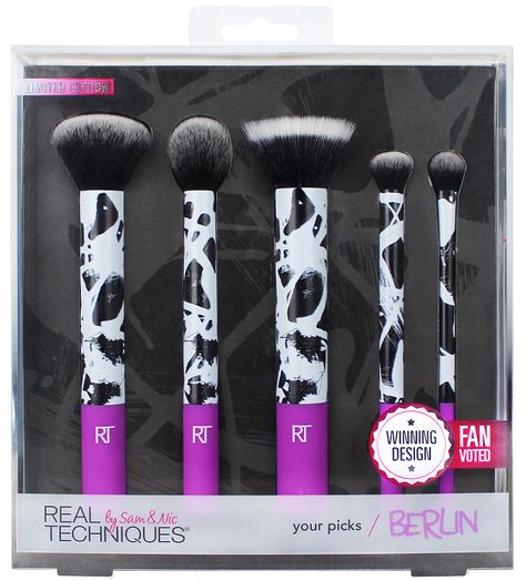 Real Techniques Setting Brush, 2017 Makeup, Make Up Kits, Stippling Brush, Real Techniques Brushes, Holiday Boutique, 2016 Fall, Holiday Beauty, Mineral Foundation