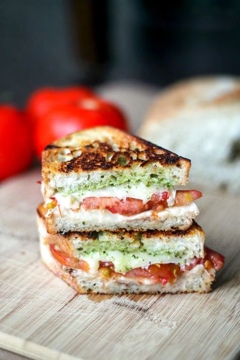 Mozarella Pesto Grilled Cheese, Fancy Tomato Sandwiches, Burrata Grilled Cheese, Grilled Cheese Tomato Sandwich, Grilled Caprese Sandwich, Tomato Pesto Grilled Cheese, Tomato Cheese Sandwich, Cheese Tomato Sandwich, Tomato Basil Sandwich